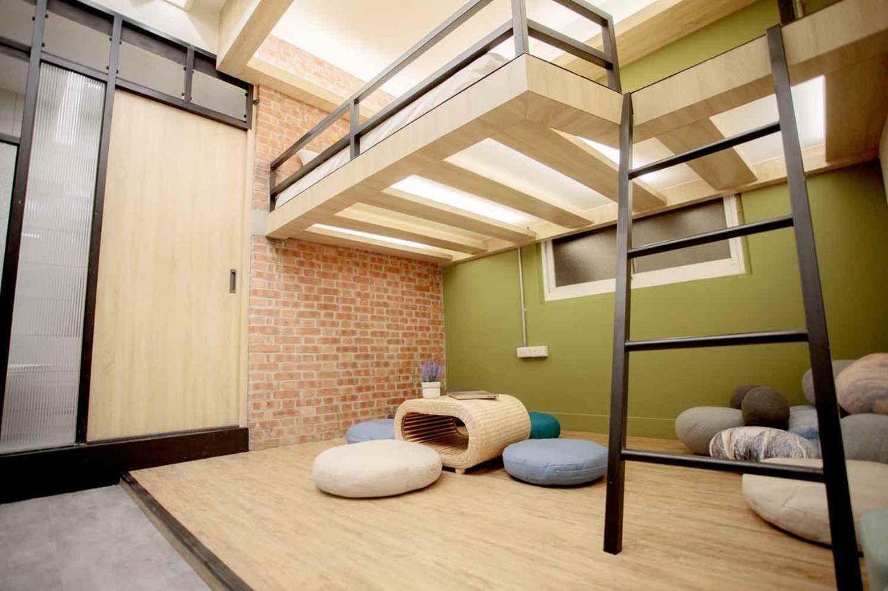 Bird Series B&B&Hostel複合式民宿#本國旅客須先匯款 Tainan Esterno foto