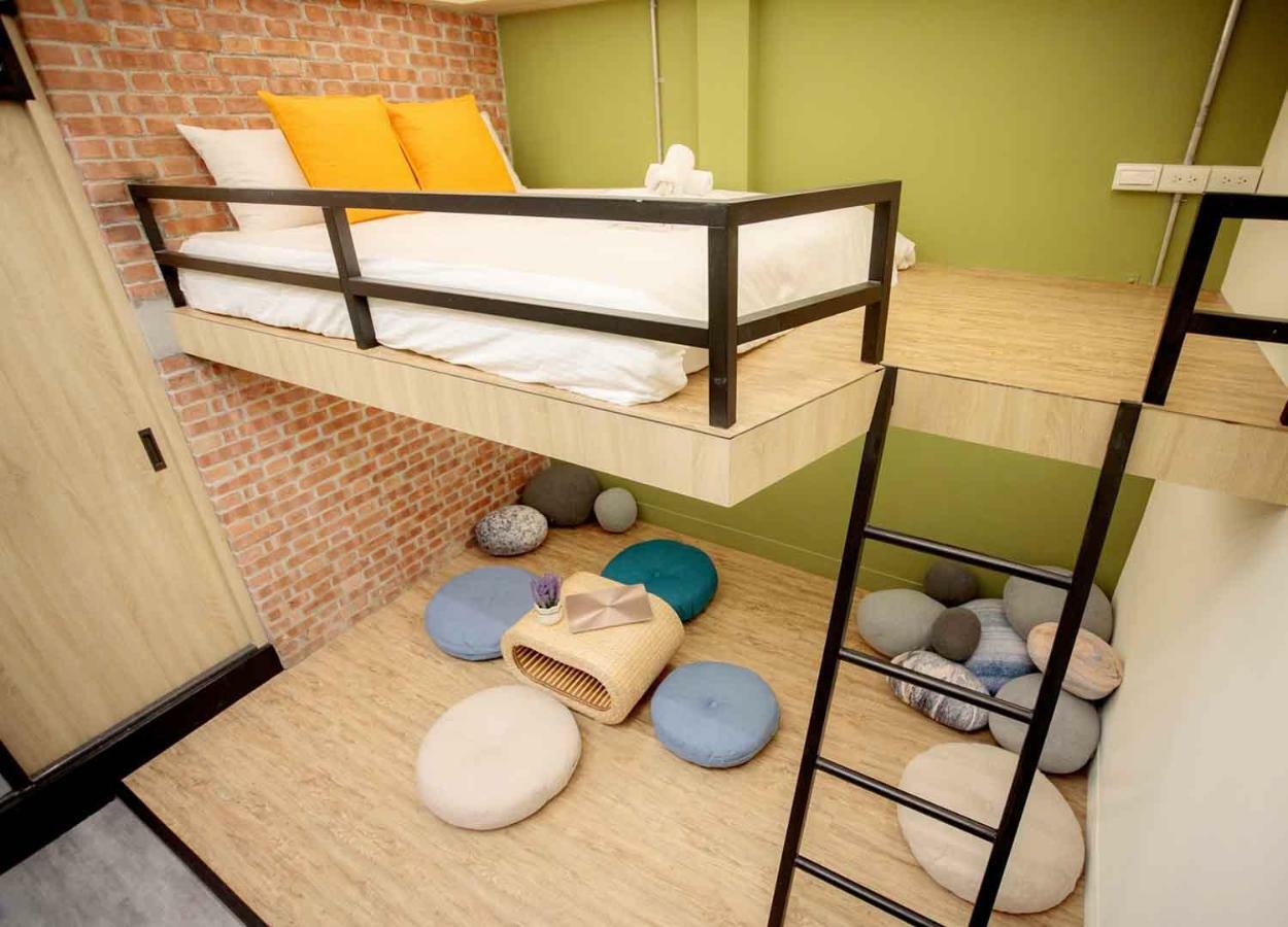 Bird Series B&B&Hostel複合式民宿#本國旅客須先匯款 Tainan Esterno foto