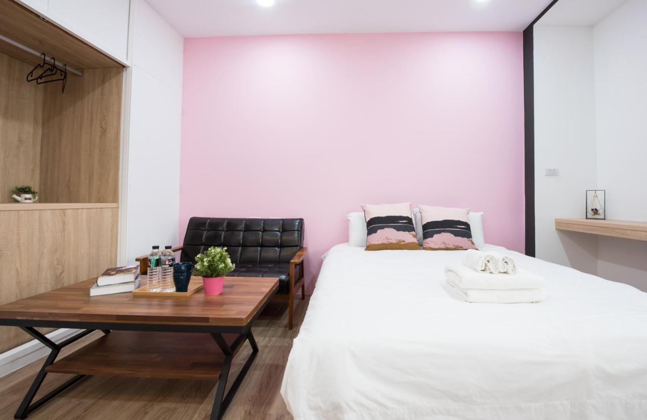Bird Series B&B&Hostel複合式民宿#本國旅客須先匯款 Tainan Esterno foto