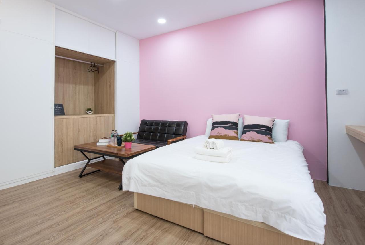 Bird Series B&B&Hostel複合式民宿#本國旅客須先匯款 Tainan Esterno foto