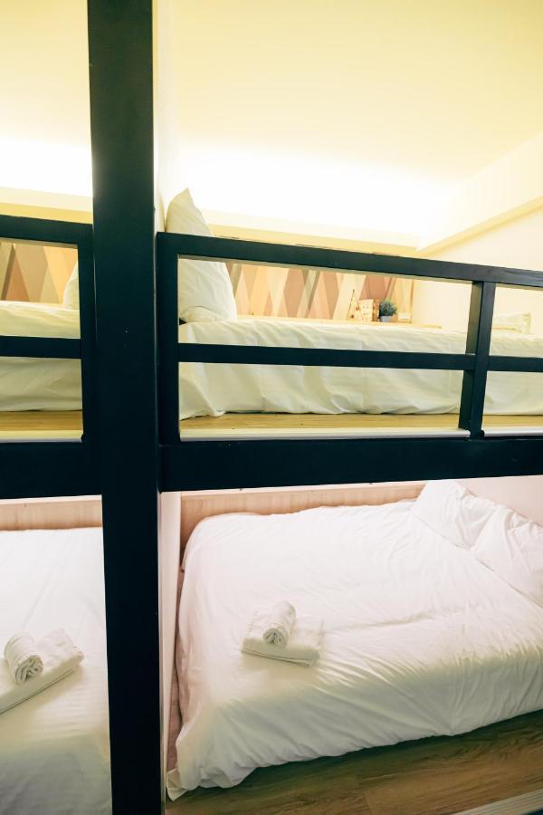 Bird Series B&B&Hostel複合式民宿#本國旅客須先匯款 Tainan Esterno foto