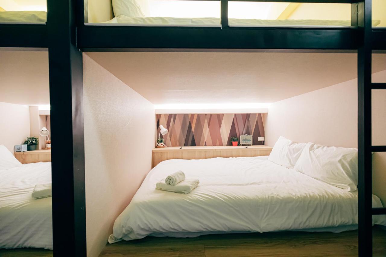 Bird Series B&B&Hostel複合式民宿#本國旅客須先匯款 Tainan Esterno foto