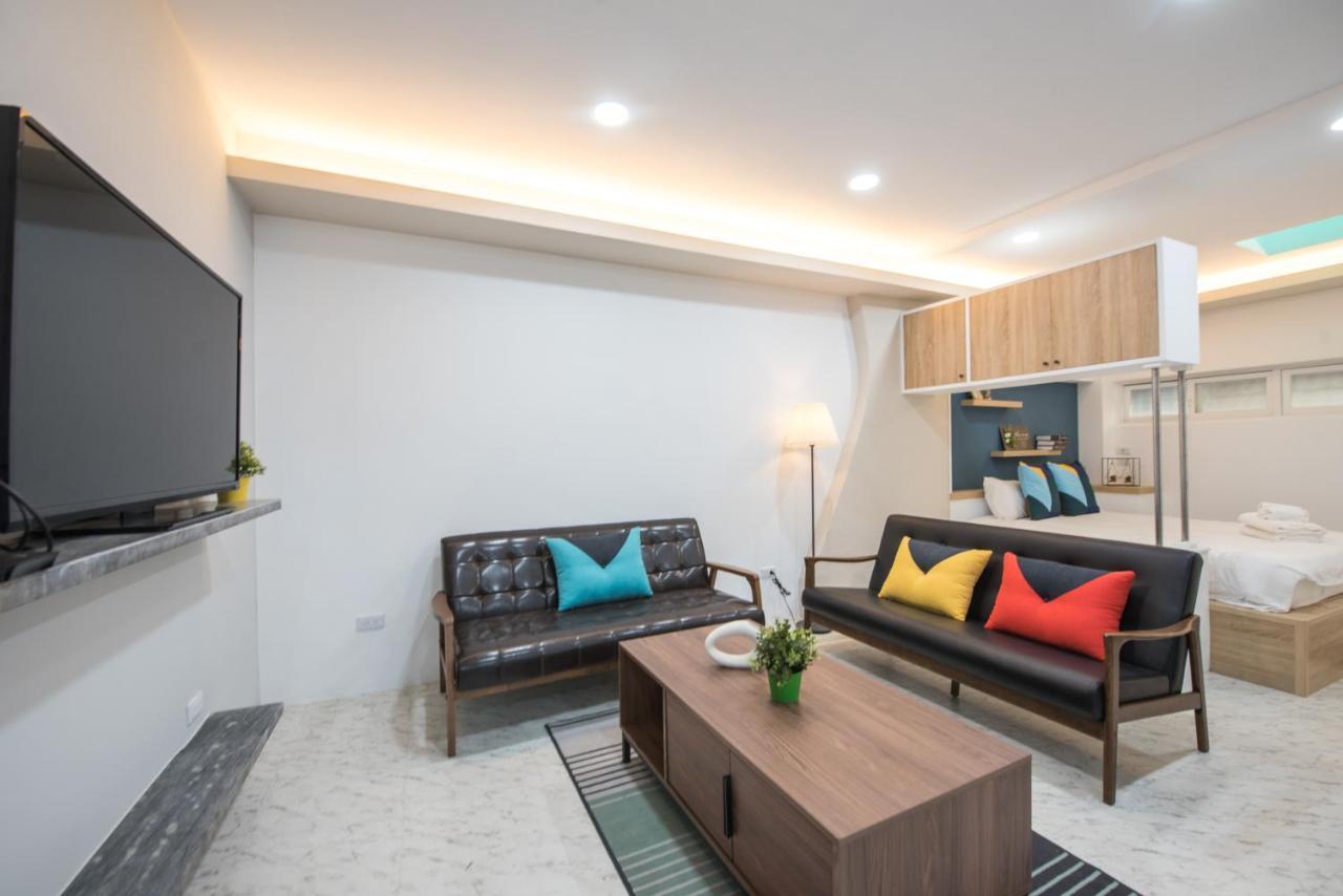 Bird Series B&B&Hostel複合式民宿#本國旅客須先匯款 Tainan Esterno foto
