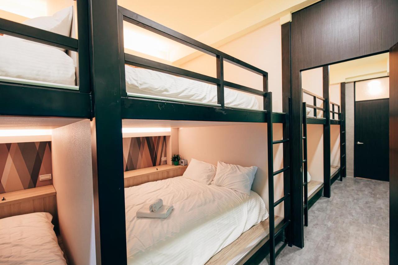 Bird Series B&B&Hostel複合式民宿#本國旅客須先匯款 Tainan Esterno foto