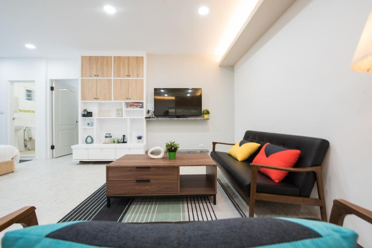 Bird Series B&B&Hostel複合式民宿#本國旅客須先匯款 Tainan Esterno foto